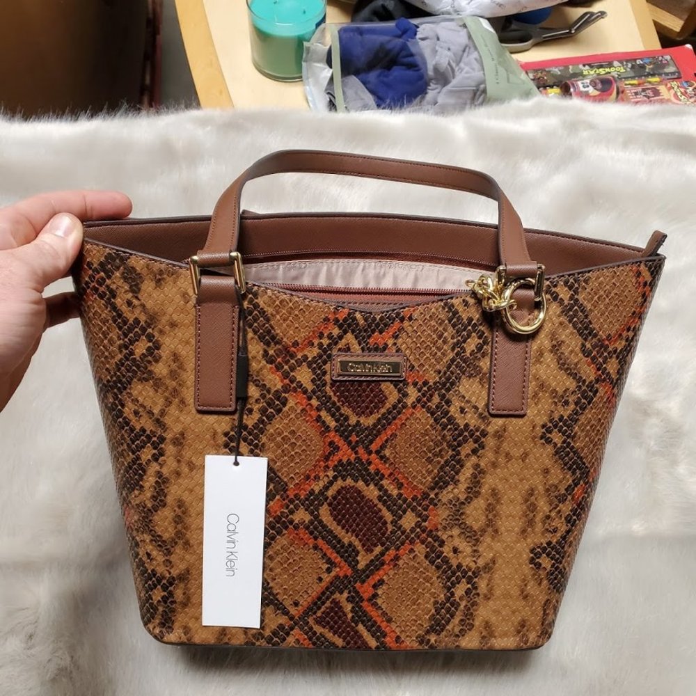 NWT Calvin Klein Purse